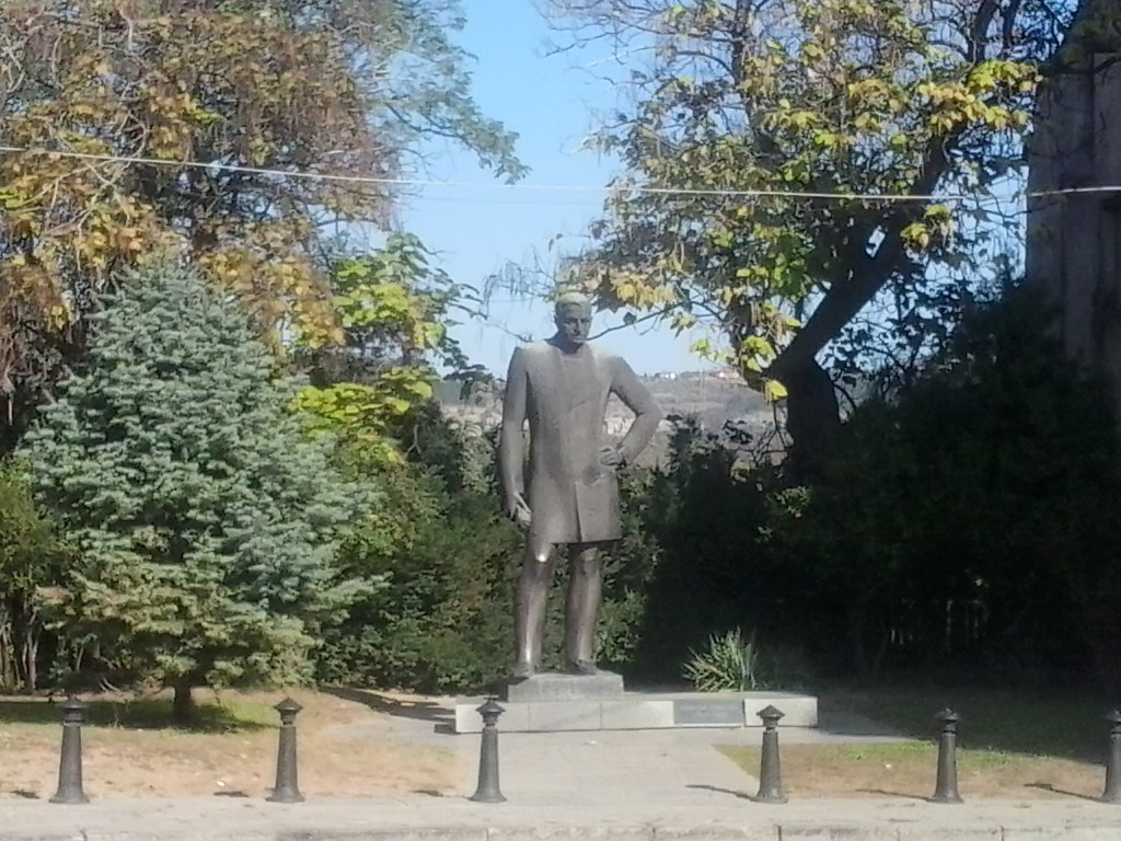 Monumento ao Zé Bonitinho em Veliko Tarnovo