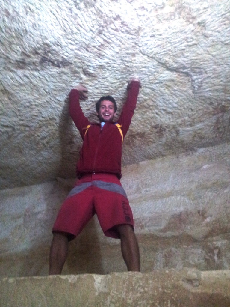 Dando uma força para que a pirâmide continue de pé