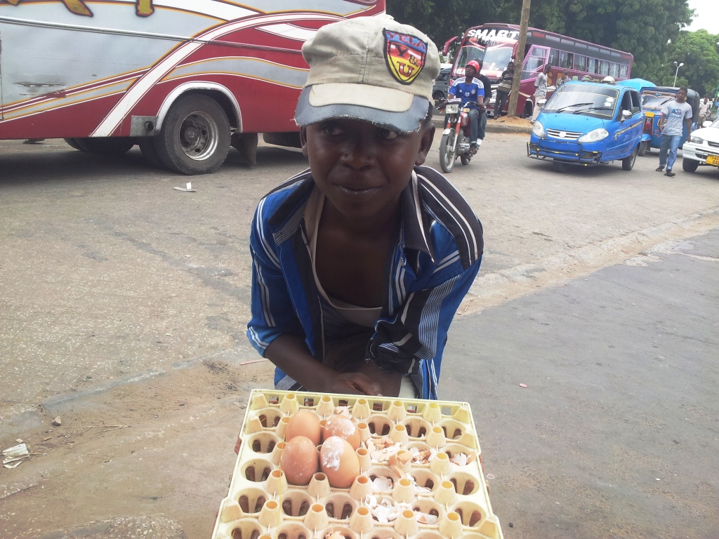 Vai um ovo com sal? A salted egg?