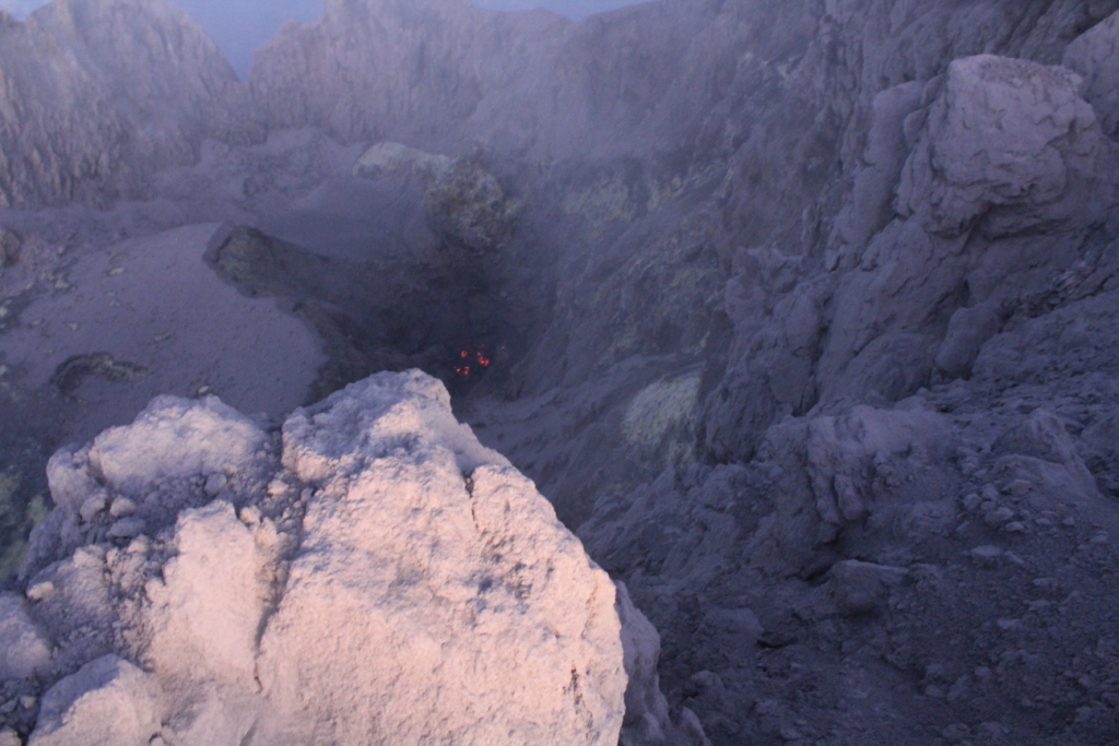 Lava no vulcão Merapi
